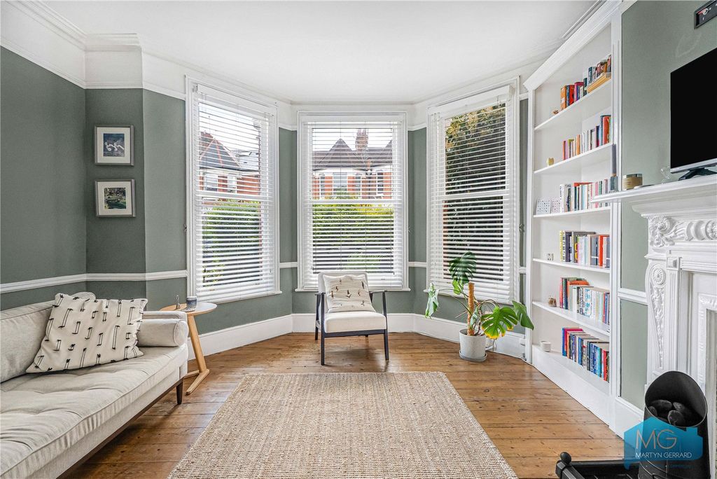 Property photo 2 of 19 Picture No. 17