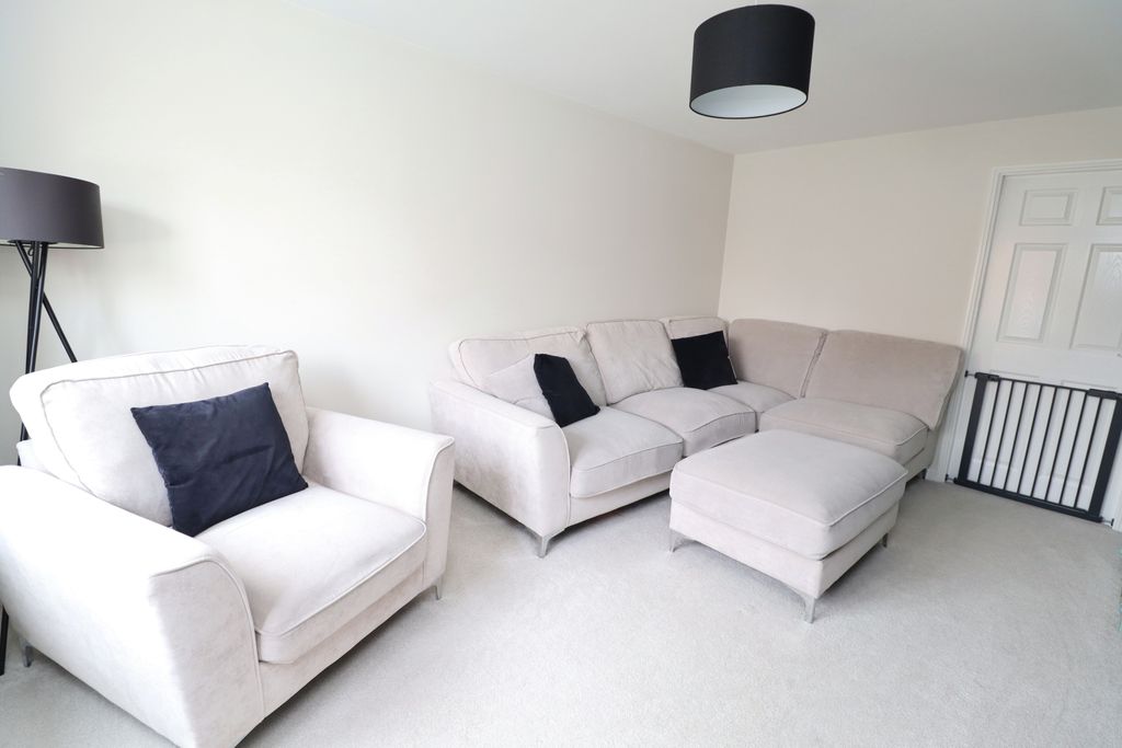 Property photo 3 of 15 Img_9899