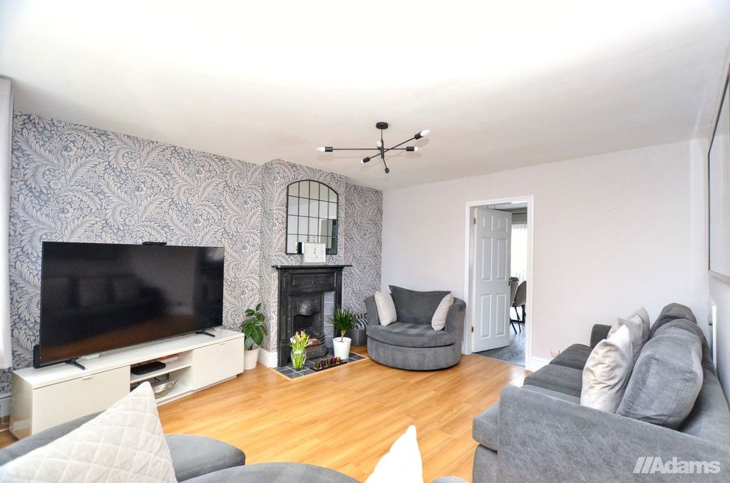 Property photo 2 of 23