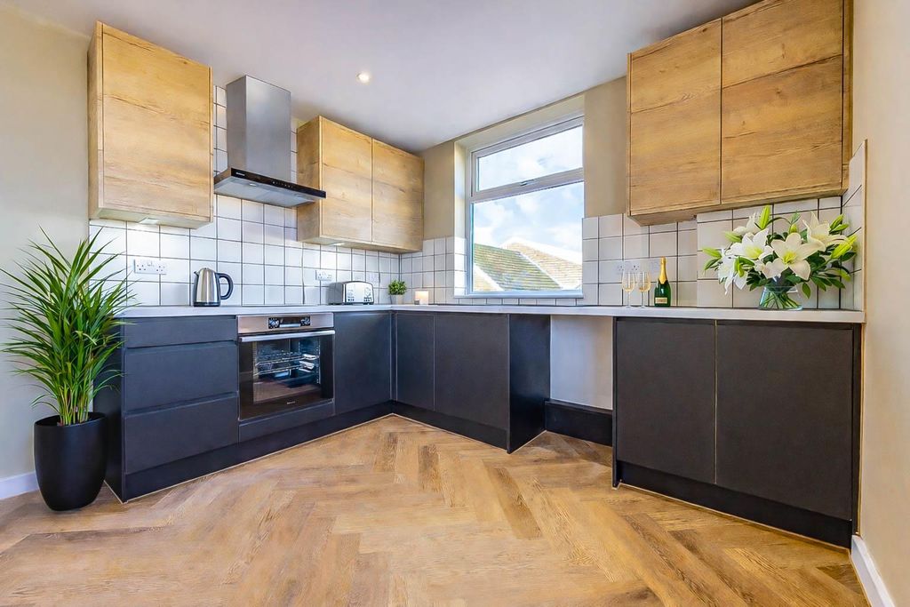 1 bed flat for saleLondon Road, Hadleigh, Benfleet SS7
