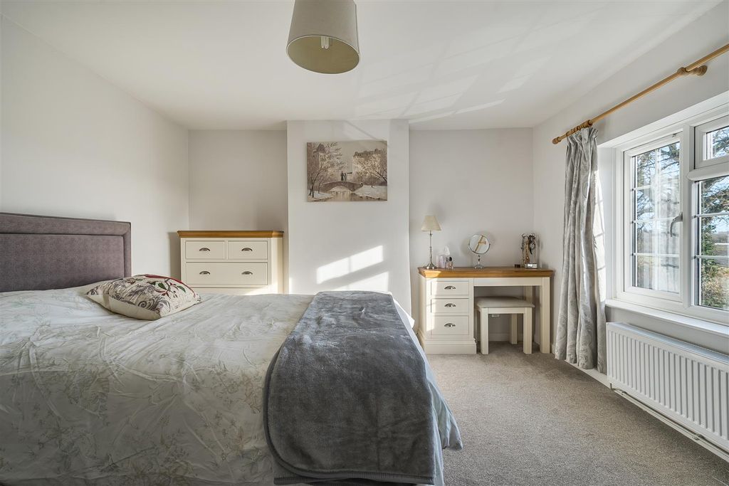 Property photo 3 of 22 1396387-1-695E5c7839973.Jpg