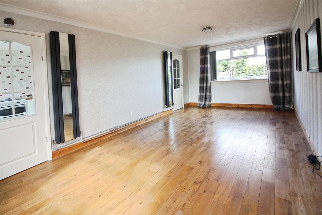 Property photo 3 of 12 Lounge/Dining Room