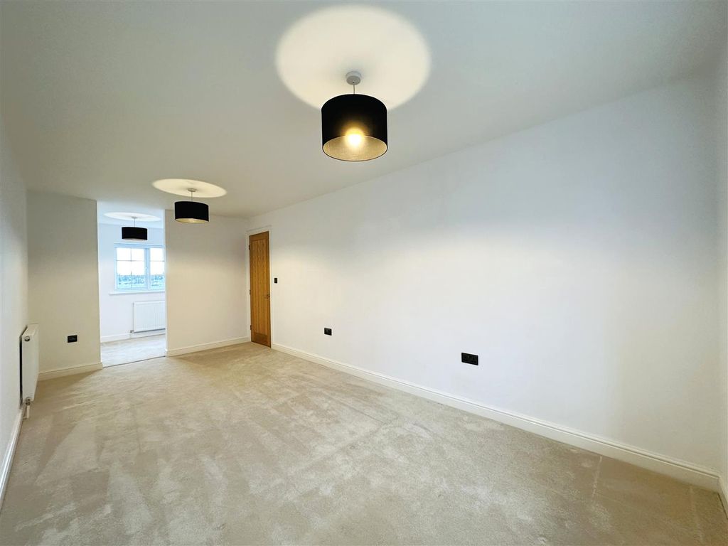 Property photo 2 of 18 Bedroom One