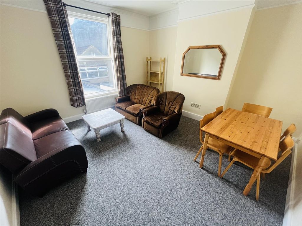 Property photo 2 of 11 Img_9724.Jpg