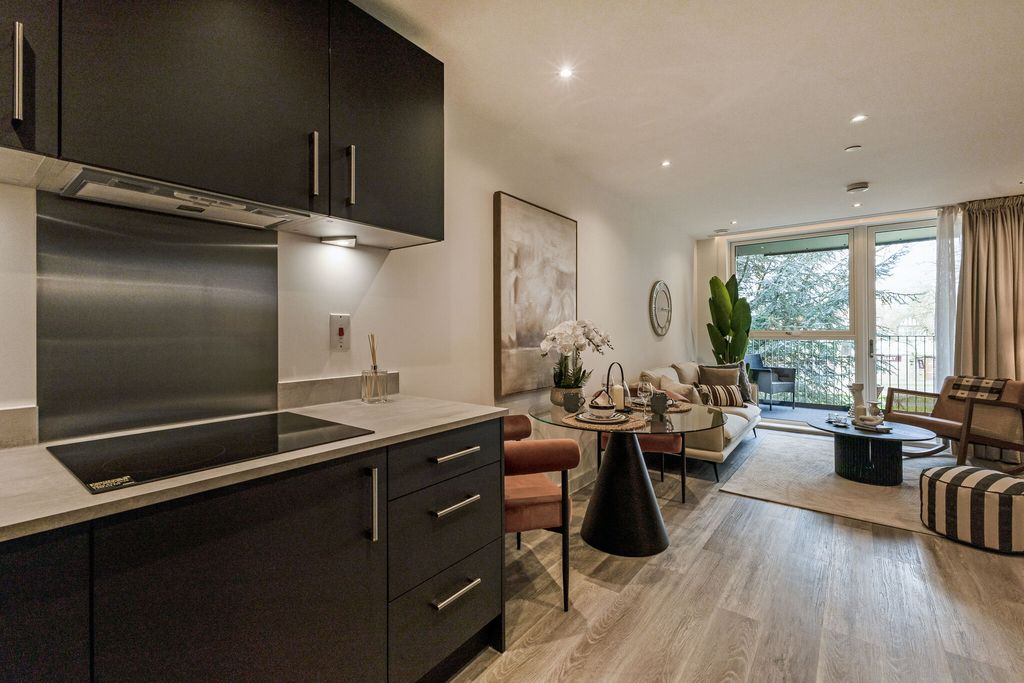 Property photo 3 of 8 Linkwood Green