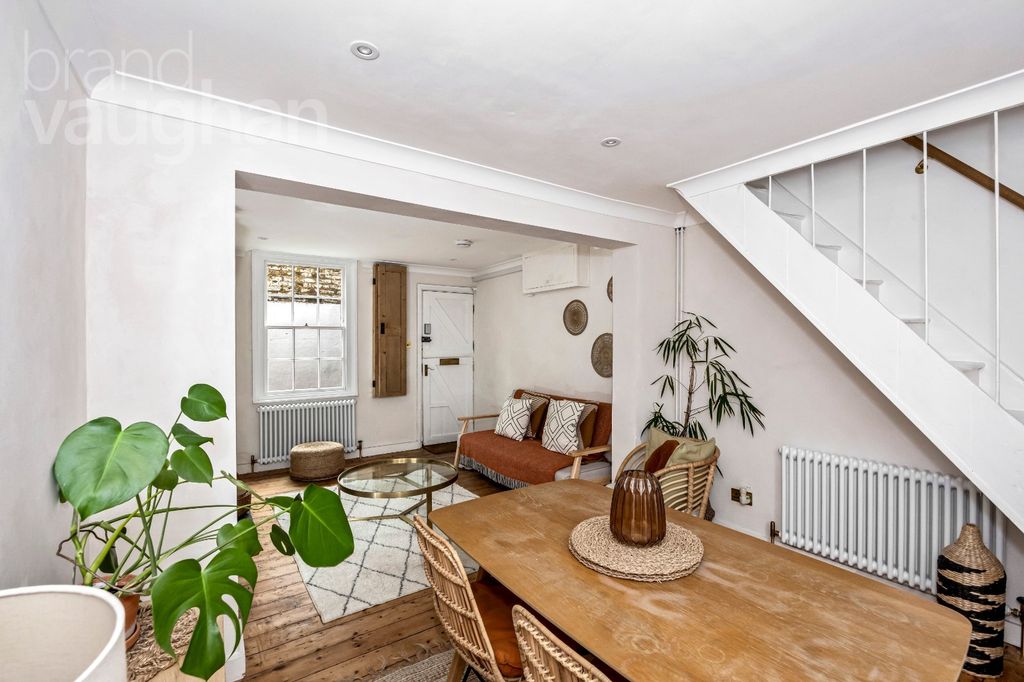 Property photo 3 of 19 Picture 3