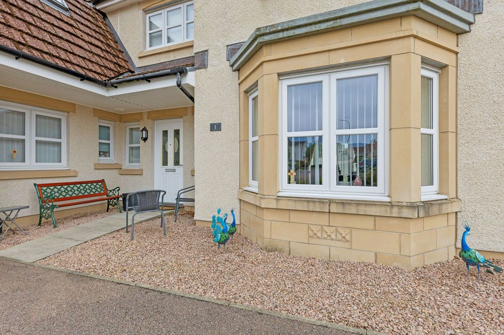 Property photo 2 of 34