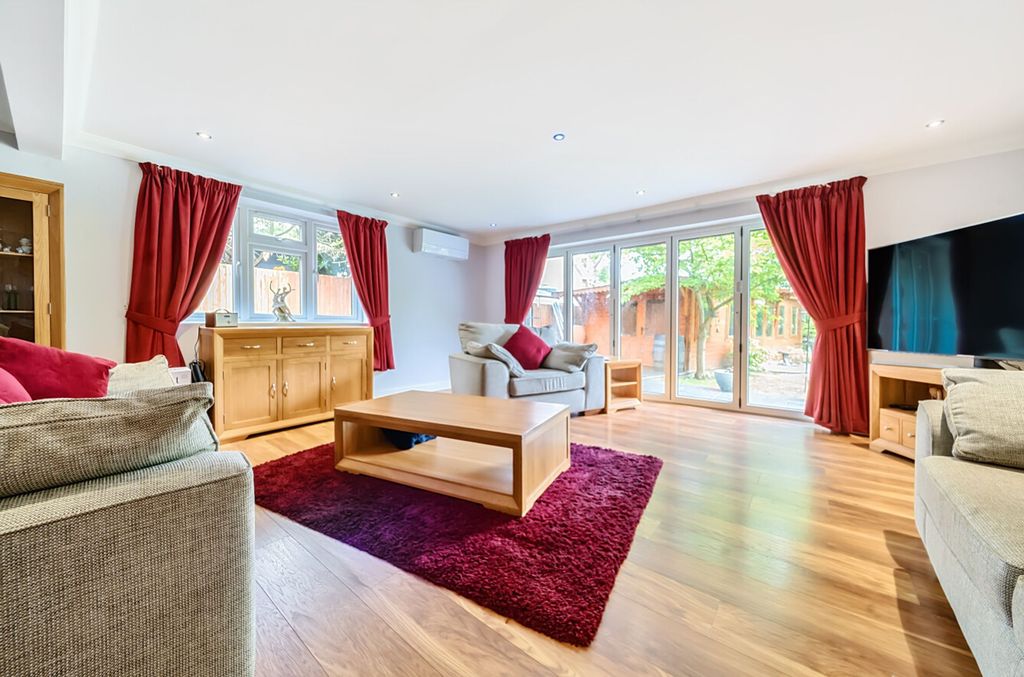 Property photo 2 of 35