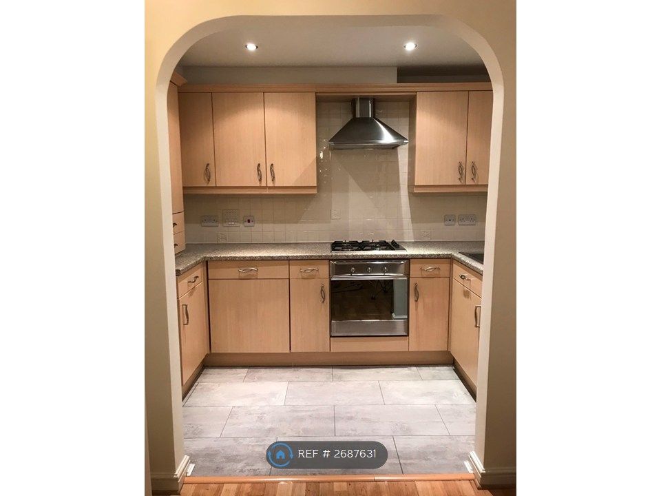 Property photo 3 of 9 Kitchen