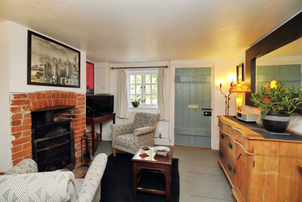 Property photo 2 of 20