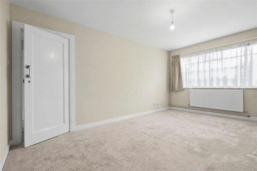 Property photo 3 of 6 Picture No. 32