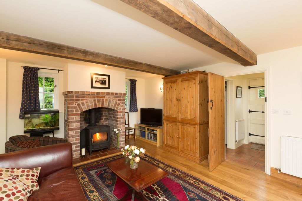 Property photo 3 of 16 Snug