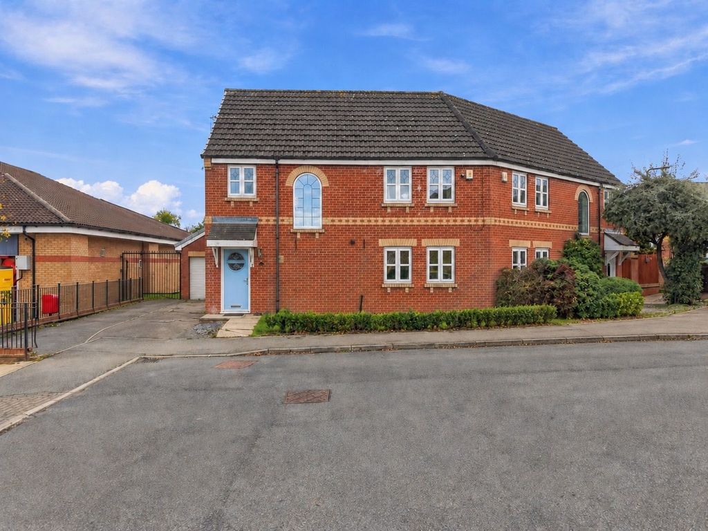 Property photo 1 of 32