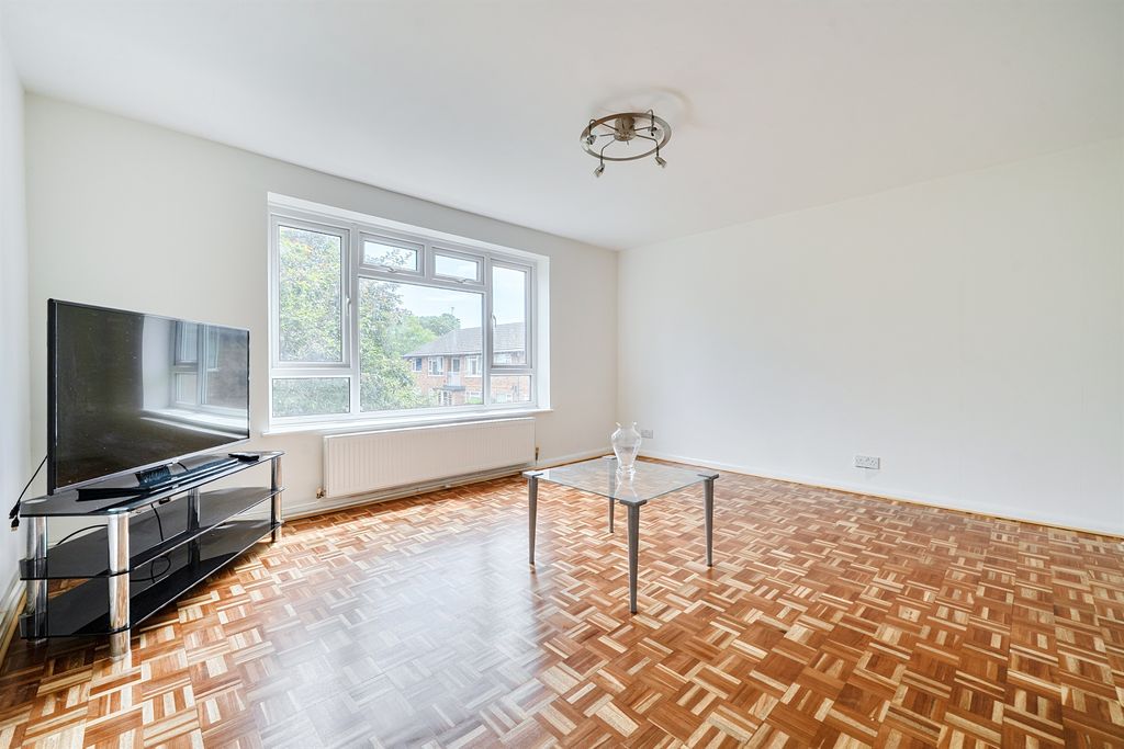 Property photo 3 of 13