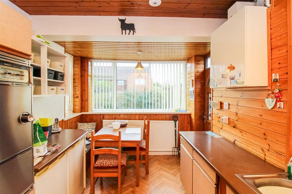 Property photo 3 of 9 Kitchen/Breakfast Room