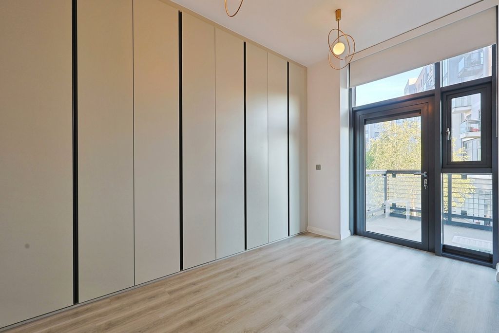 Property photo 3 of 20 Pbox-Img.Jpg