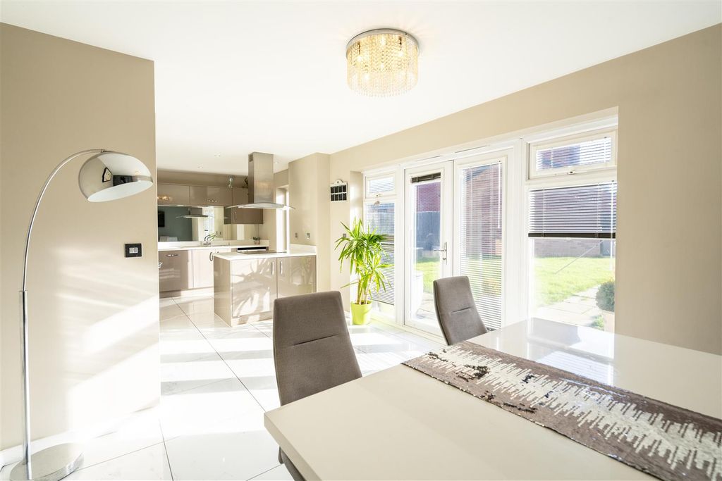 Property photo 2 of 12 Kitchen / Dining Room