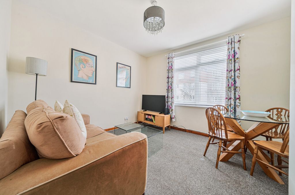 Property photo 2 of 8 1421485-1-69A1Ef6...