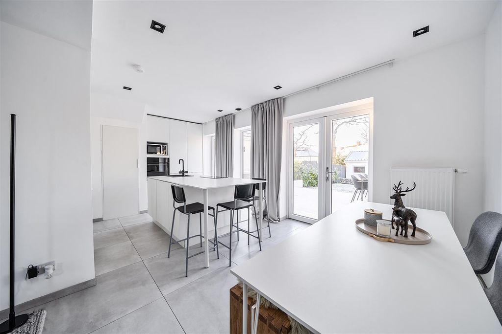 Property photo 3 of 22 Kitchen/Diner