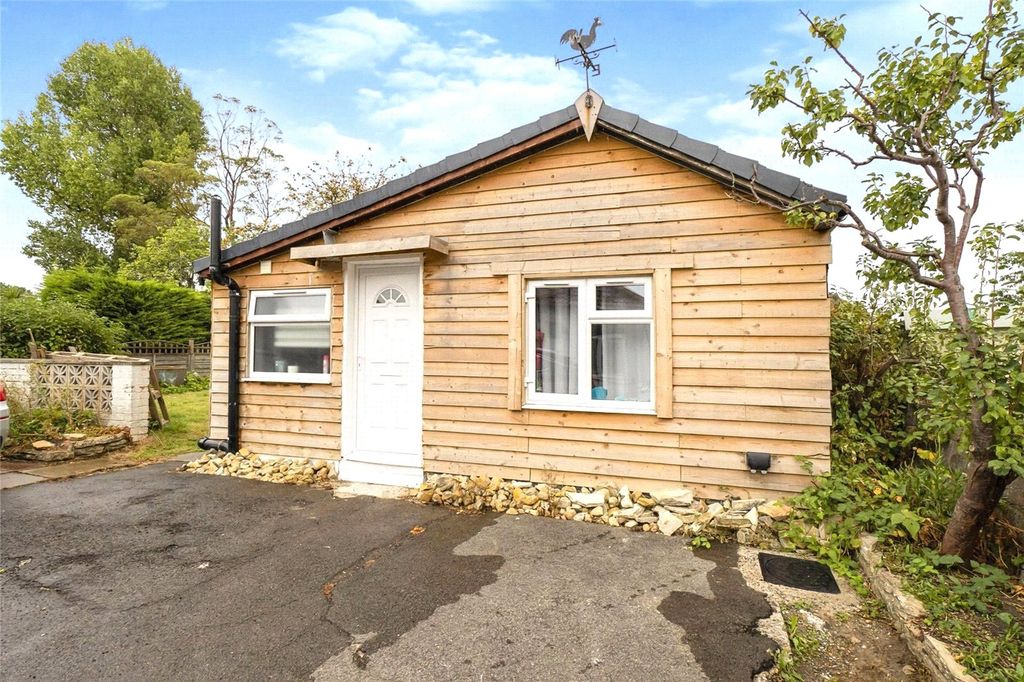 Property photo 2 of 19 Annexe