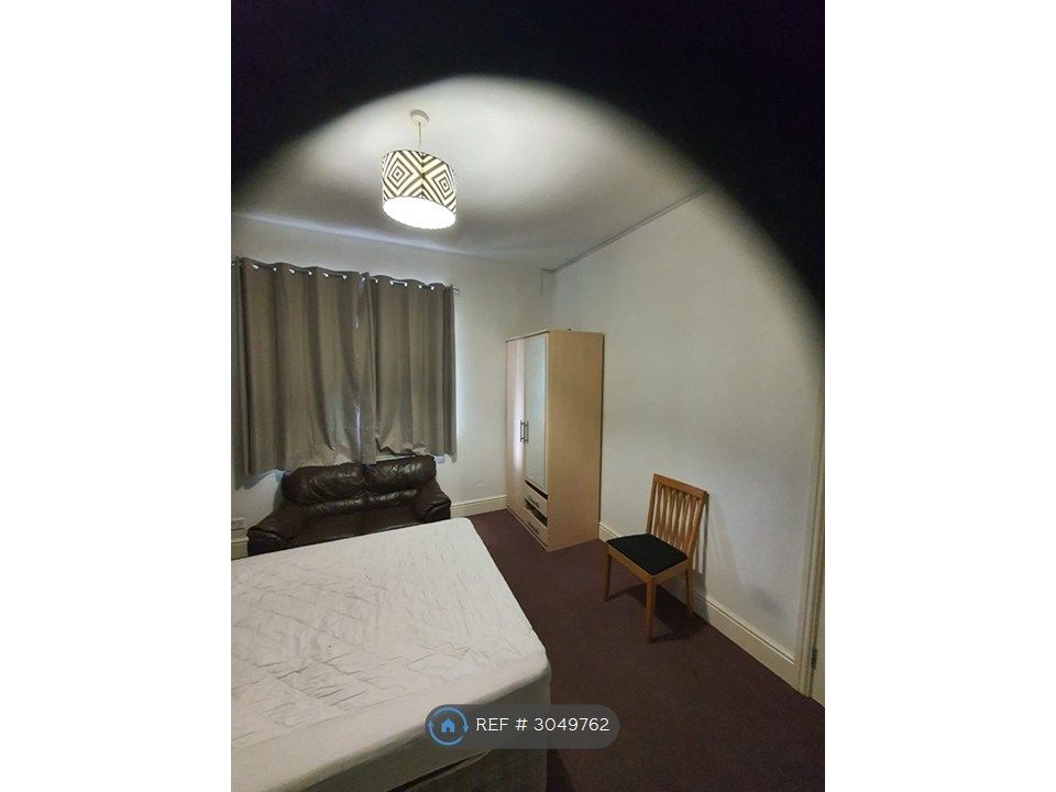 Property photo 3 of 11 Room2 Large Double