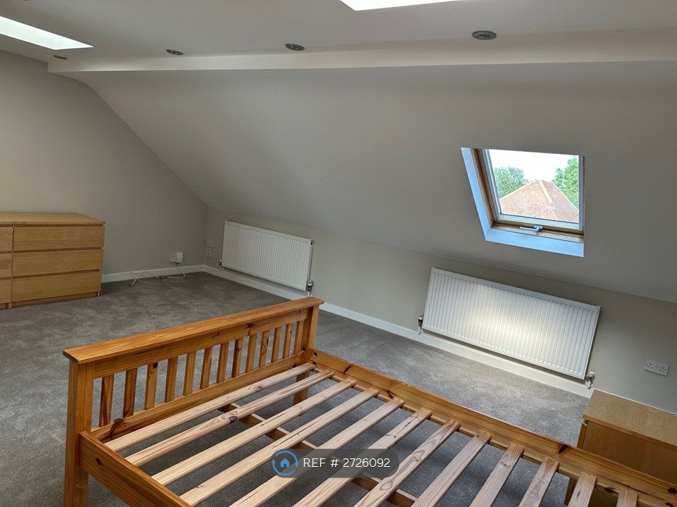 Property photo 1 of 12 Bedroom