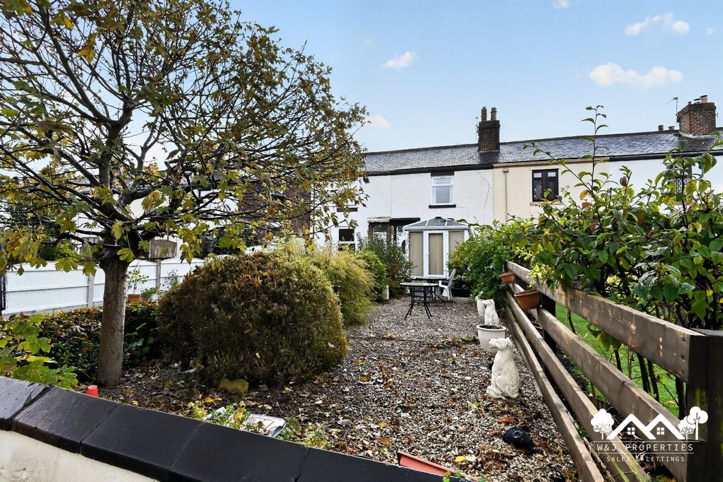Property photo 1 of 32