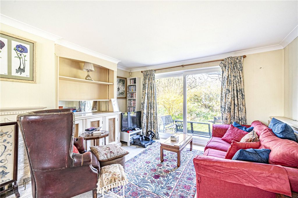 Property photo 3 of 12 Sitting Room