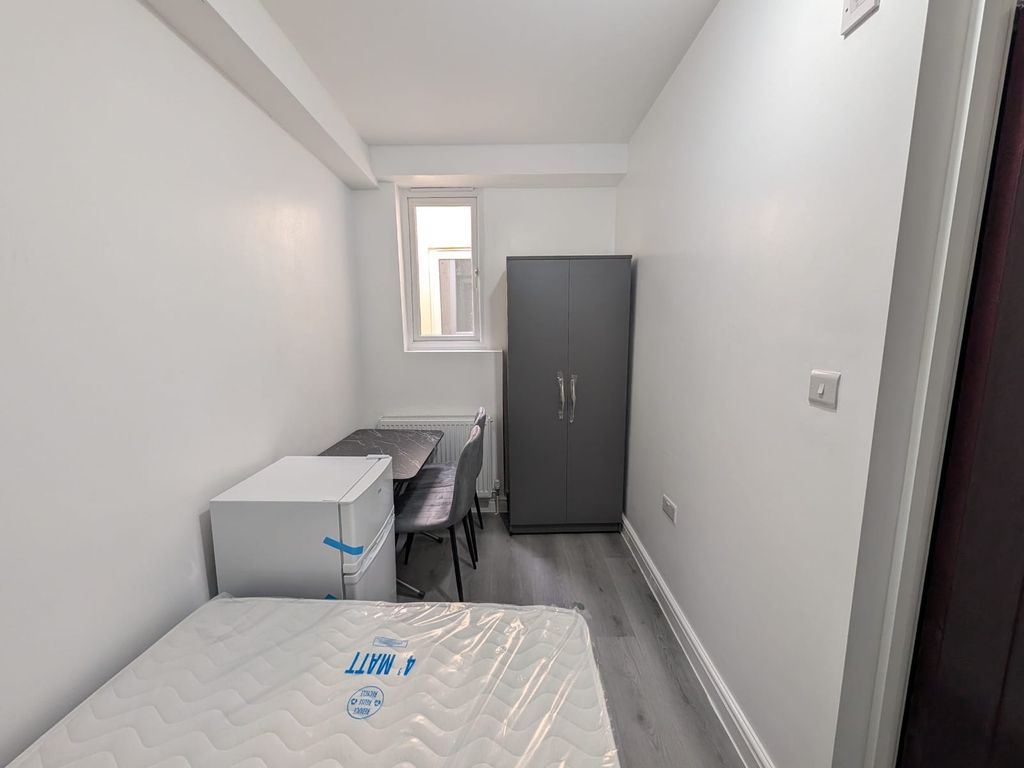 Property photo 1 of 9 Room 1