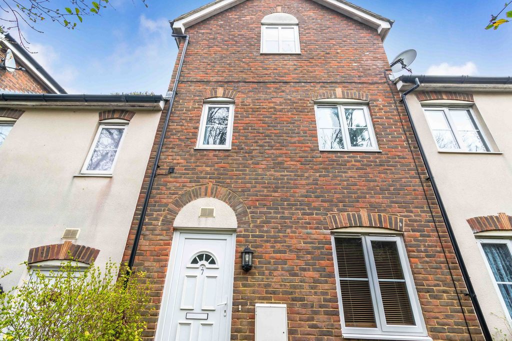 Property photo 2 of 21