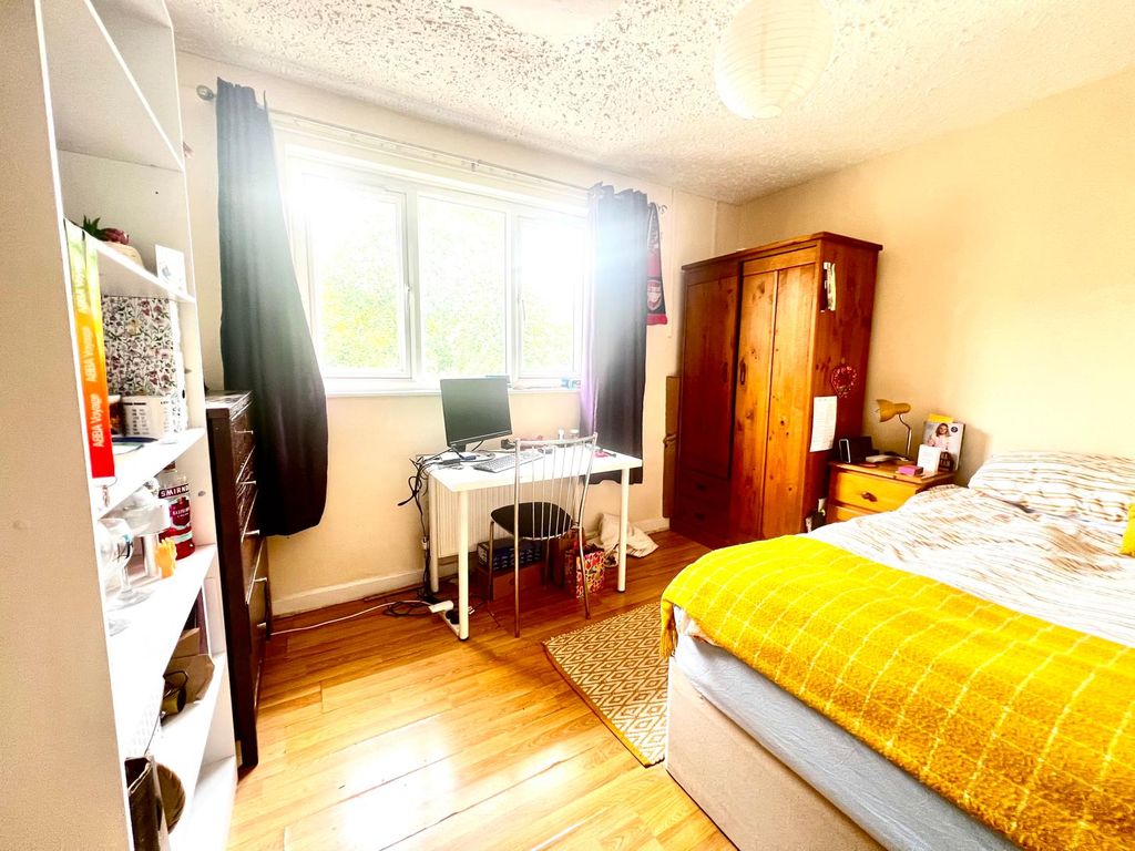 Property photo 1 of 27