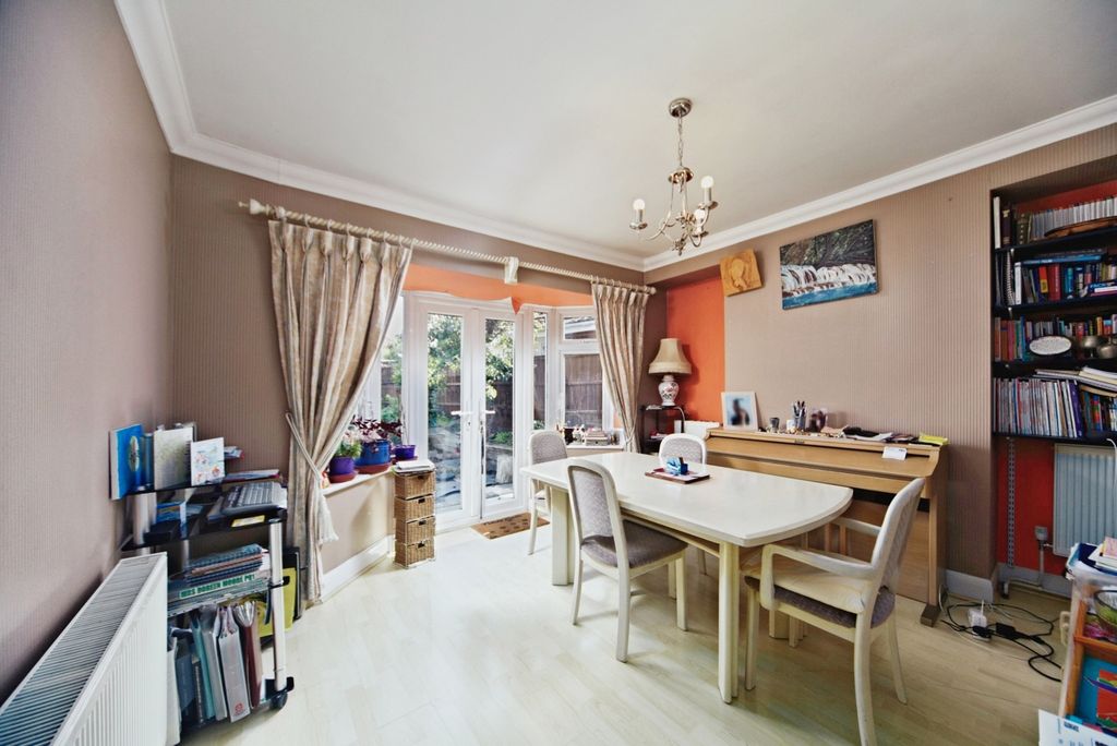 Property photo 3 of 17 Photo