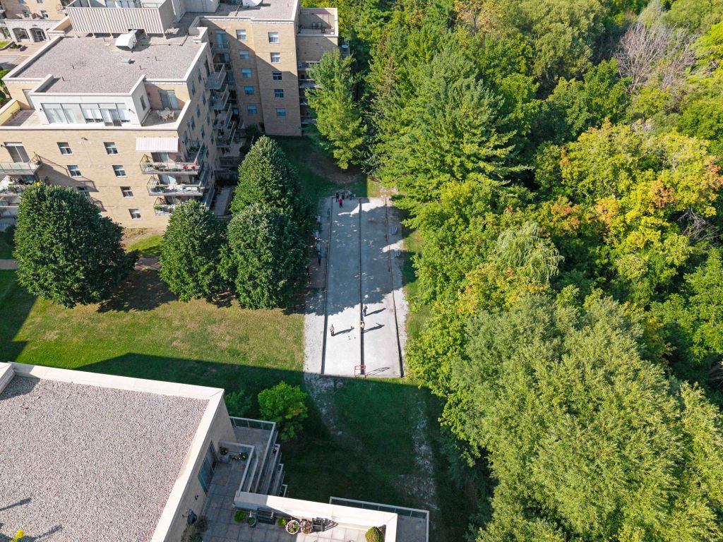 2502 Rutherford Rd, Vaughan, On 5N6, Canada, 1 bed apartment for sale ...