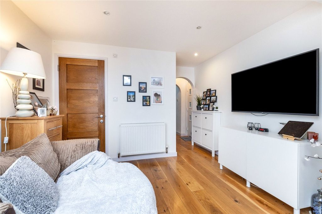 Property photo 3 of 14 Picture No. 11