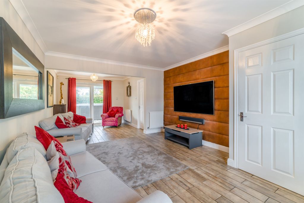 Property photo 3 of 26