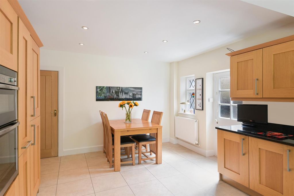 Property photo 3 of 20 Brighton Road,,52- (7).Jpg