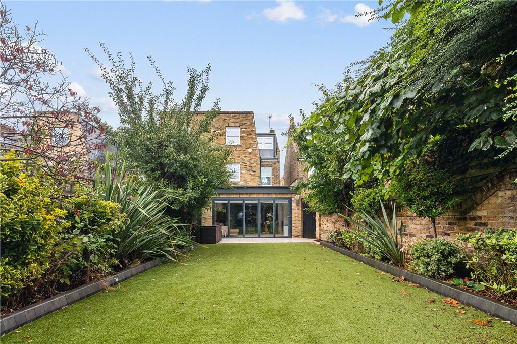 Property photo 2 of 10 Picture No. 61