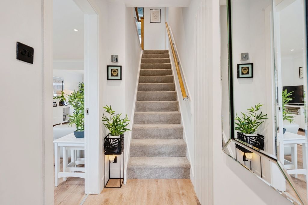 Property photo 2 of 39 Pbox-Img.Jpg