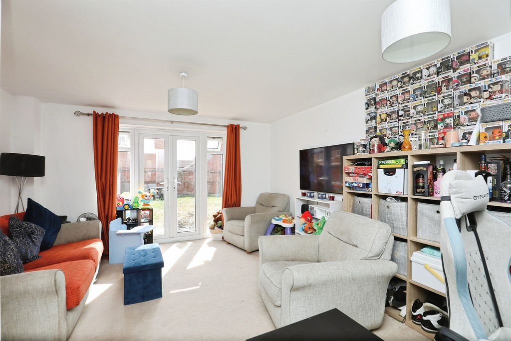 Property photo 2 of 17