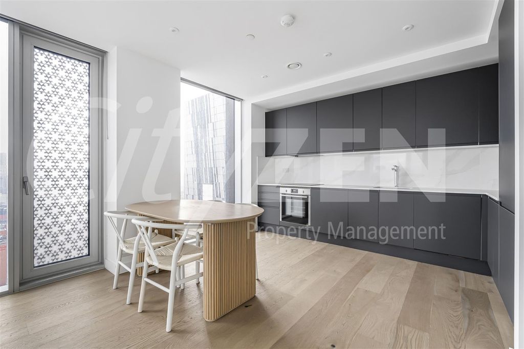 Property photo 3 of 31 Kitchen