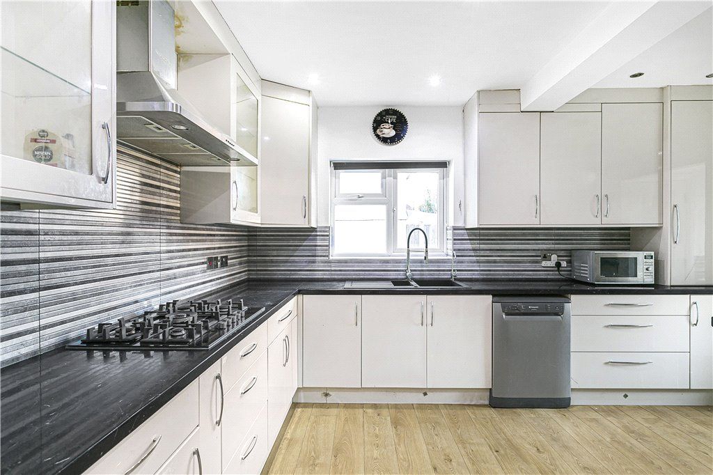 Property photo 3 of 22 Kitchen