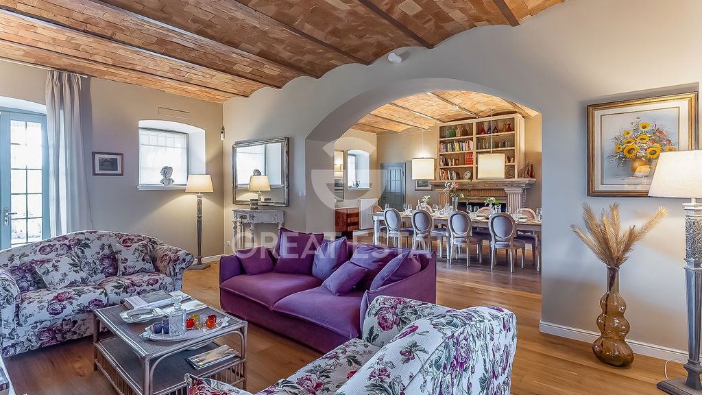 Property photo 2 of 56 Interiors