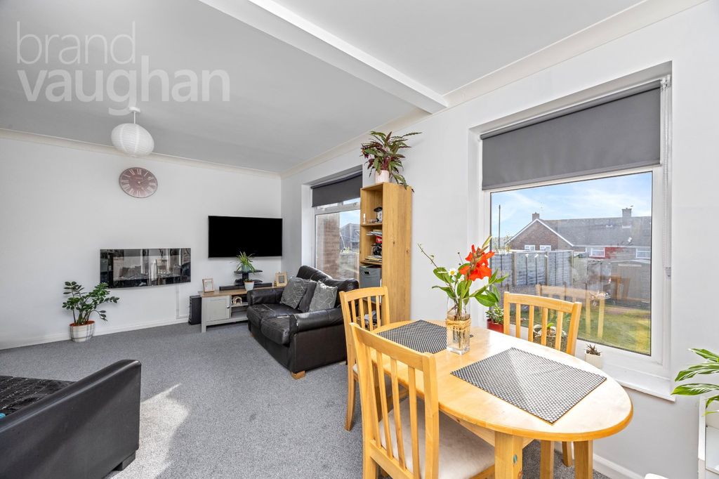 Property photo 2 of 17 Picture No. 63