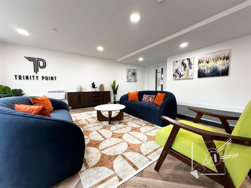 Property photo 2 of 16 Communal Lobby