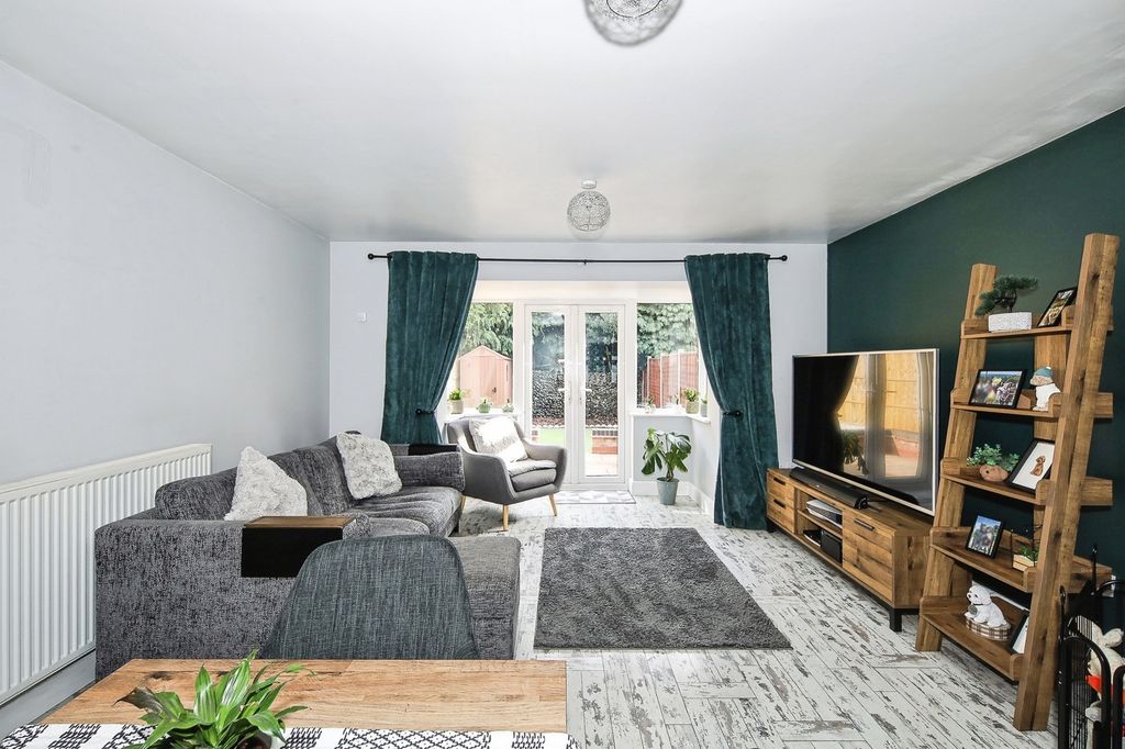 Property photo 3 of 17 Pbox-Img.Jpg