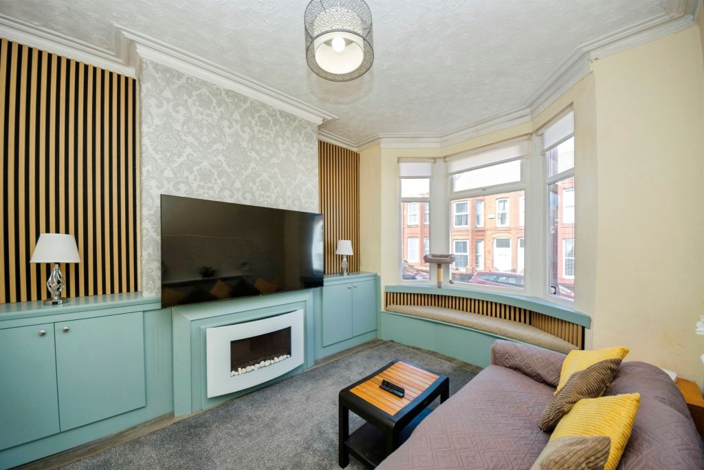 Property photo 2 of 20