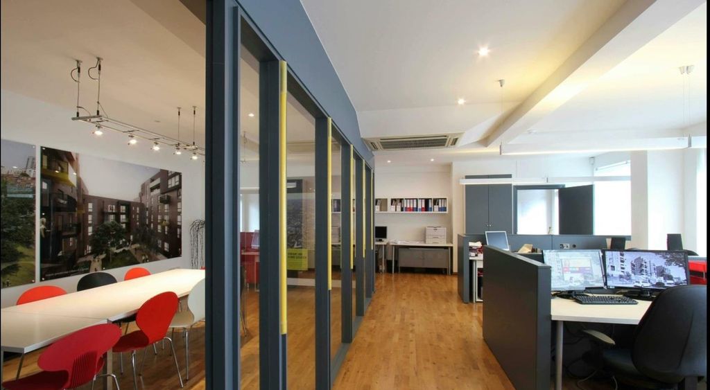 Property photo 3 of 4 13-15 Canfield Place Gf 1.Jpg