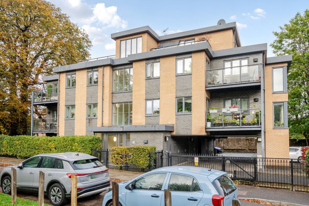 Property photo 3 of 10 1534704-20-6Ad1ee...