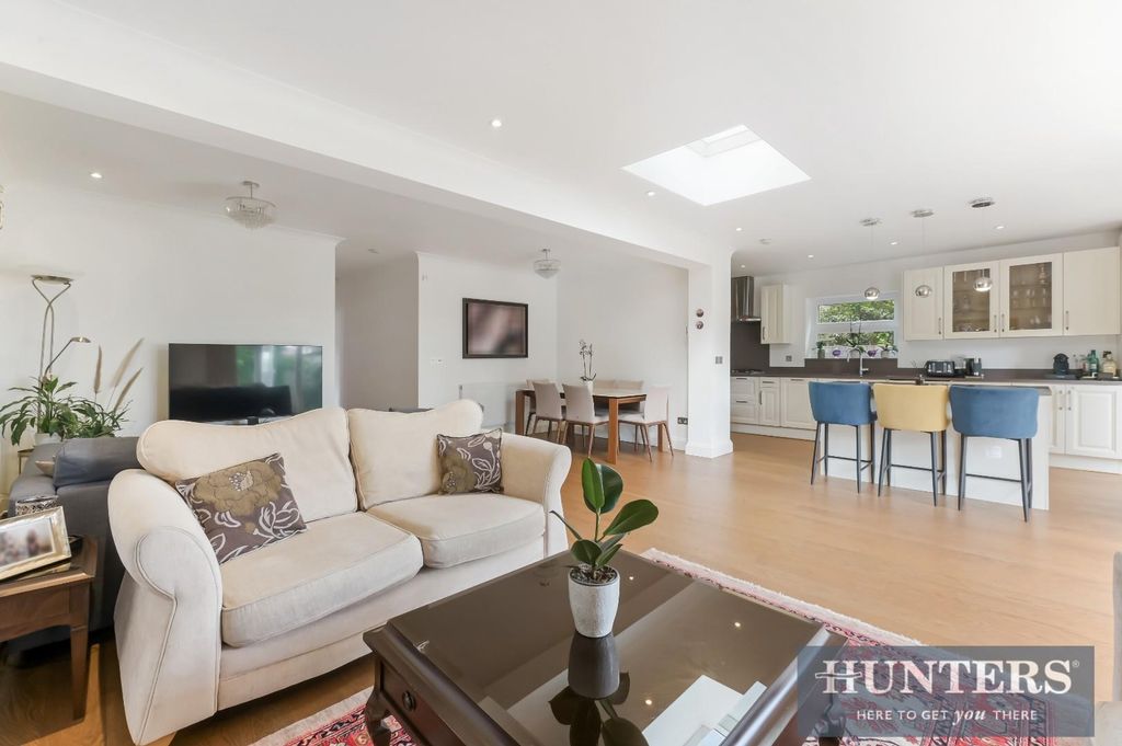 Property photo 2 of 16 Plantagenent 73.Jpg