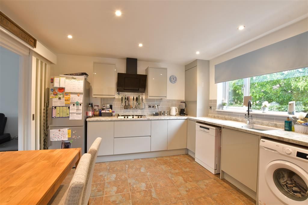 Property photo 3 of 10 Kitchen/Dining Room